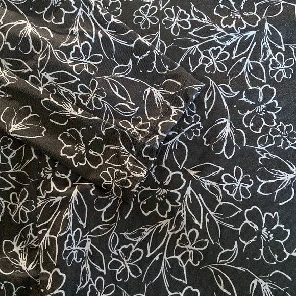 Hang Ten Women’s Floral Rashguard - Picture 7 of 11